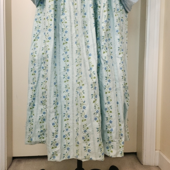 Antique Colonial Fronteer Floral Dress - Picture 10 of 15